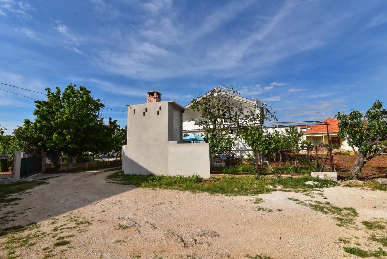 Nena Apartment Sukošan Екстериор снимка