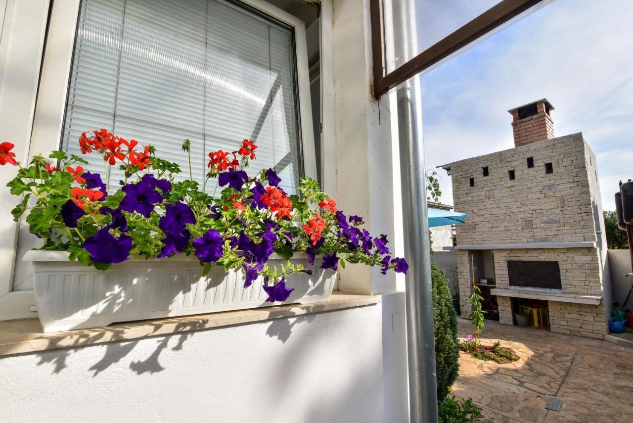 Nena Apartment Sukošan Екстериор снимка