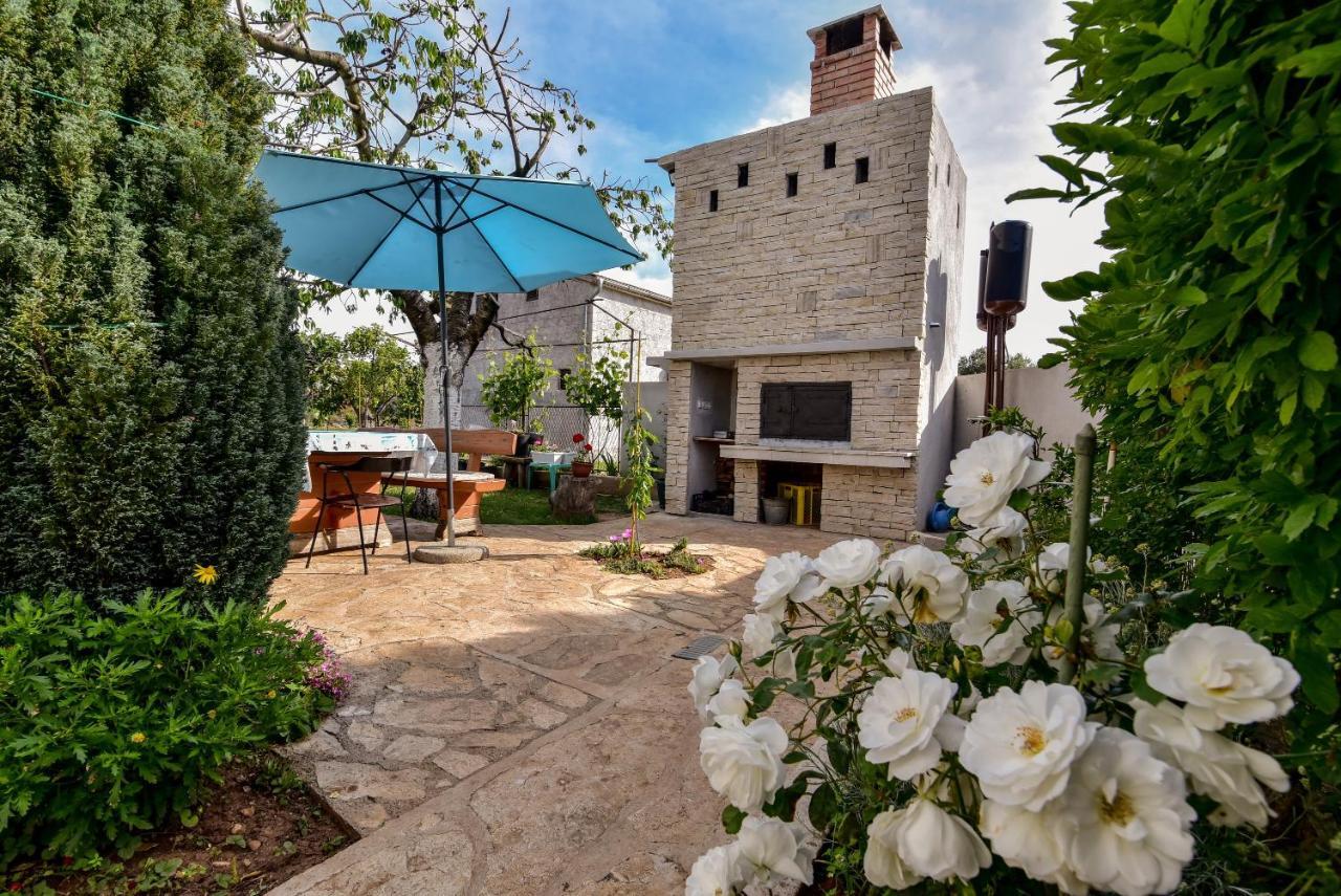 Nena Apartment Sukošan Екстериор снимка