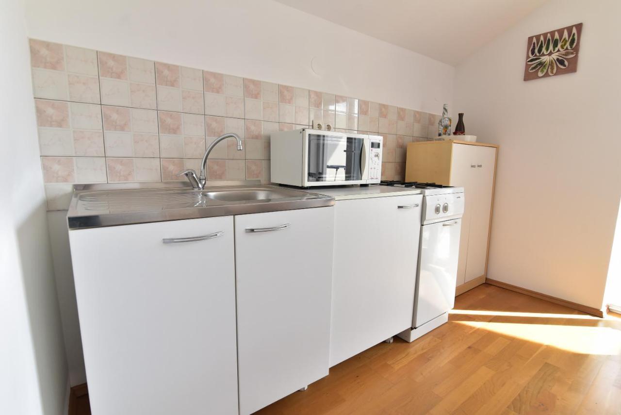 Nena Apartment Sukošan Екстериор снимка
