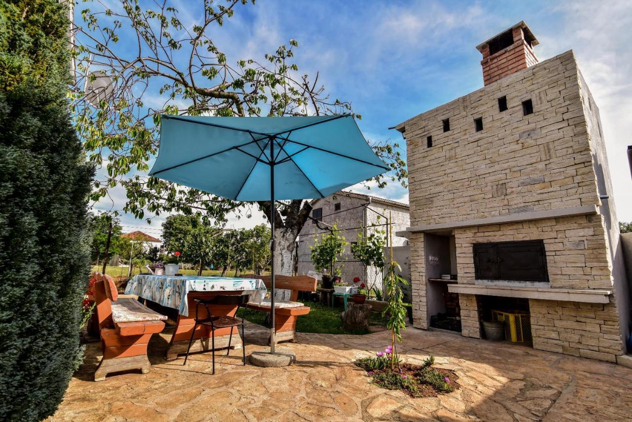 Nena Apartment Sukošan Екстериор снимка