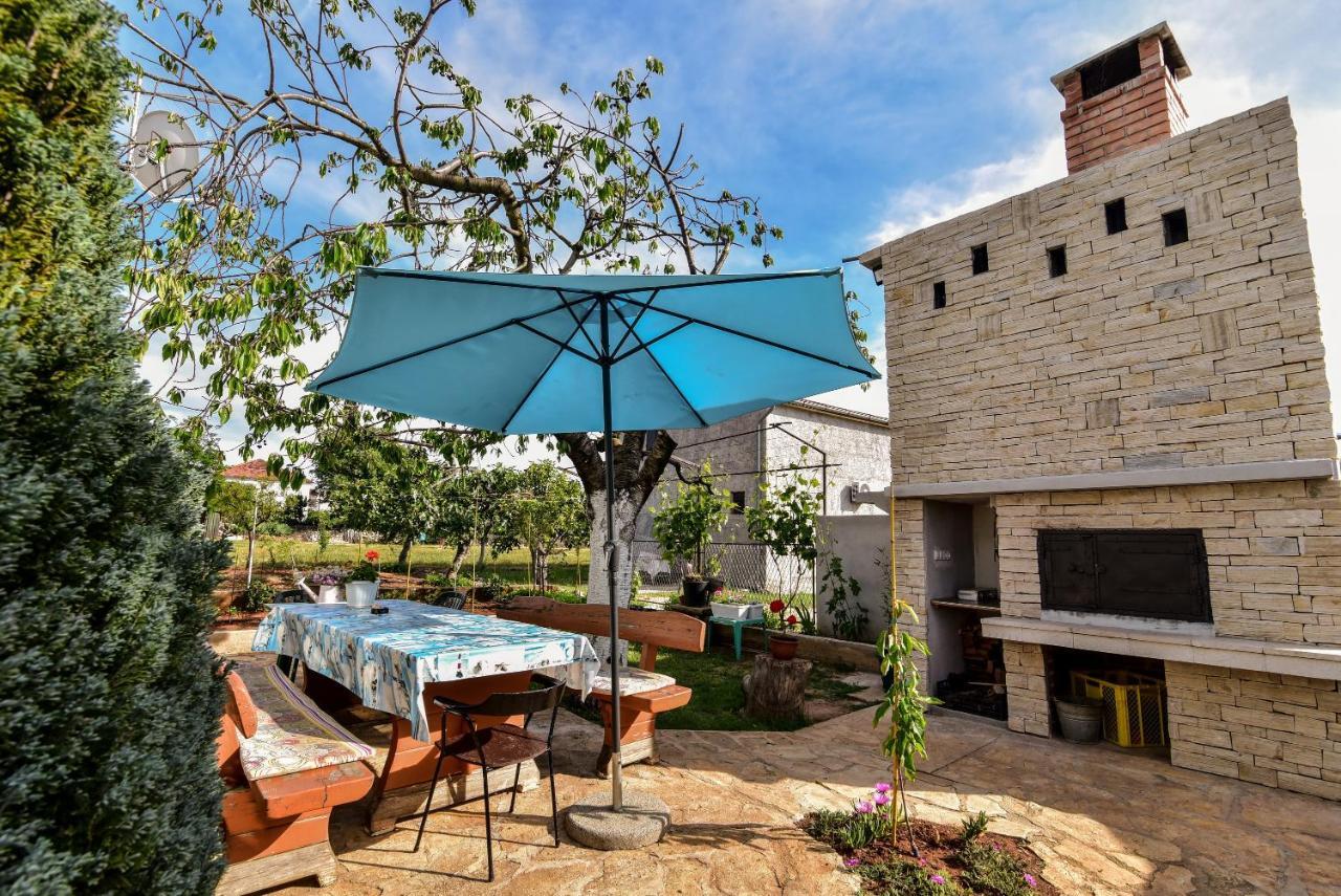 Nena Apartment Sukošan Екстериор снимка