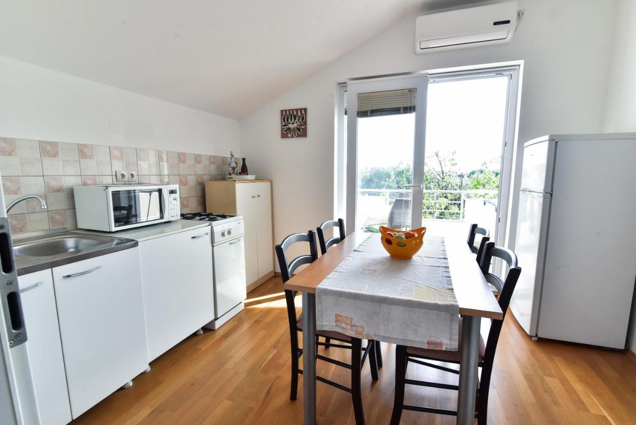 Nena Apartment Sukošan Екстериор снимка