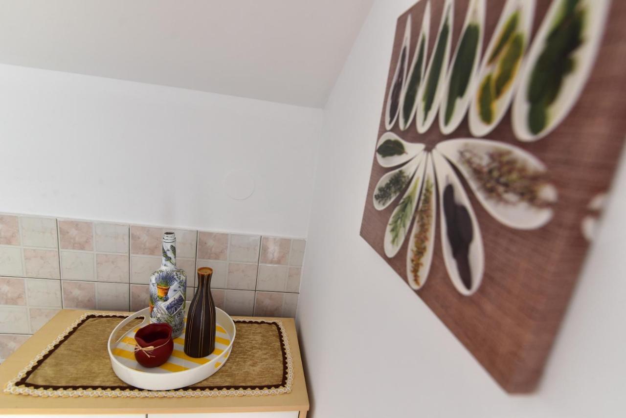 Nena Apartment Sukošan Екстериор снимка