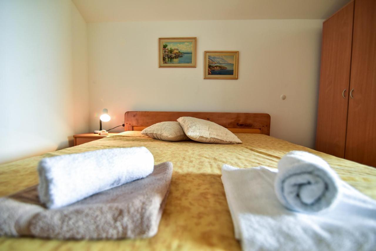 Nena Apartment Sukošan Екстериор снимка