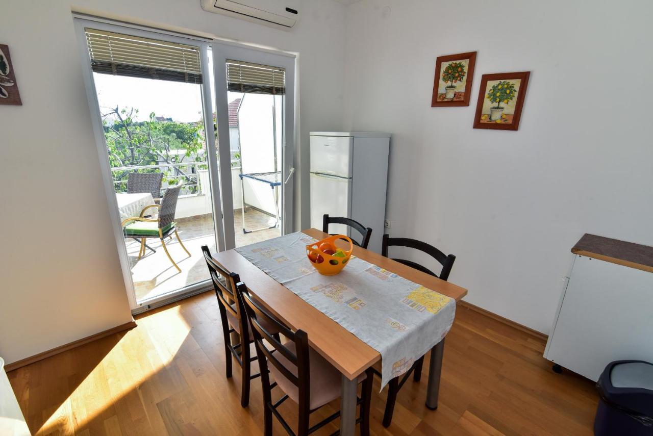 Nena Apartment Sukošan Екстериор снимка
