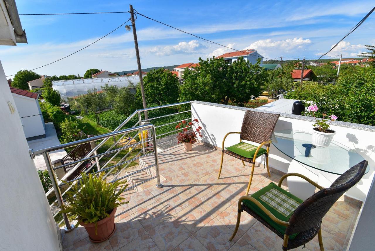 Nena Apartment Sukošan Екстериор снимка