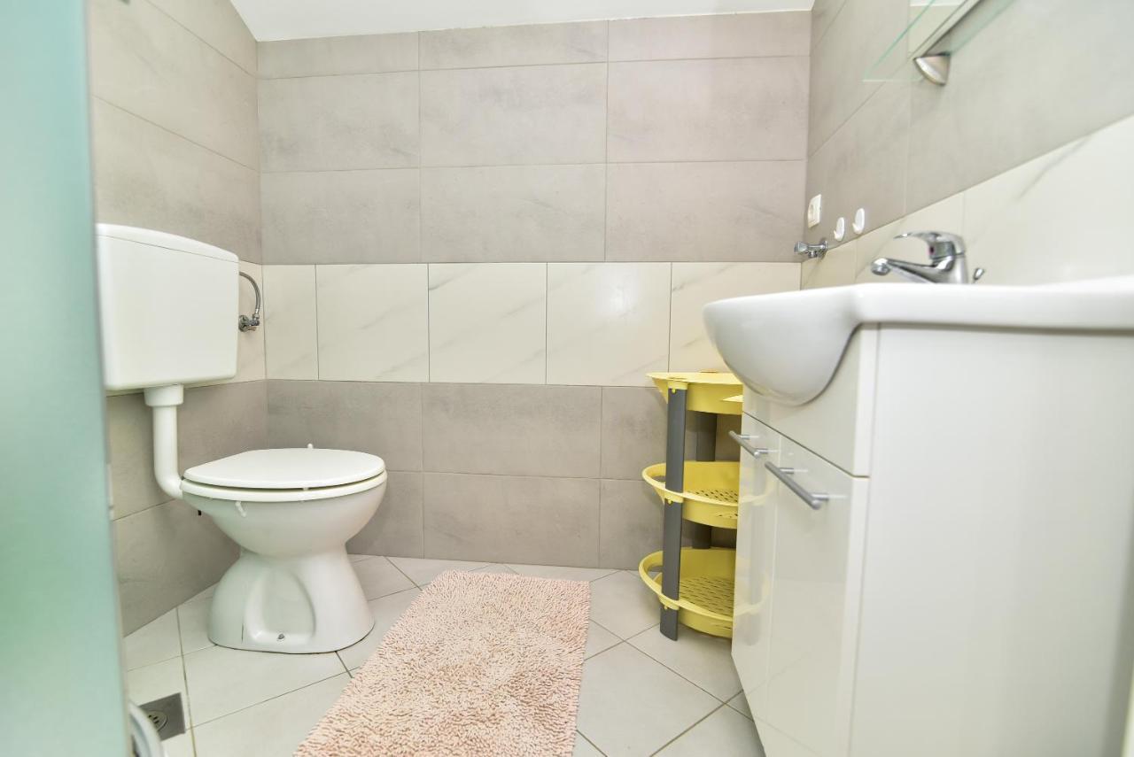 Nena Apartment Sukošan Екстериор снимка