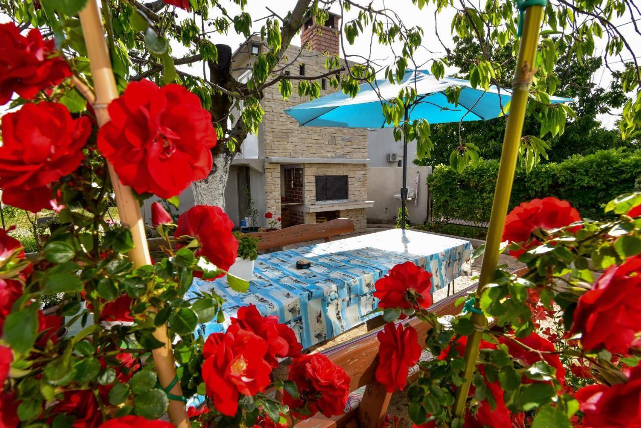 Nena Apartment Sukošan Екстериор снимка