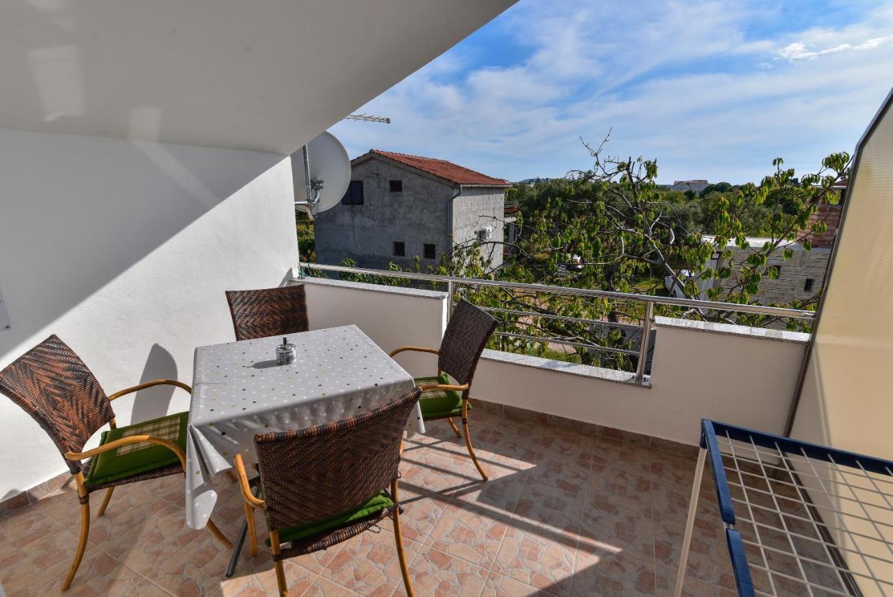 Nena Apartment Sukošan Екстериор снимка